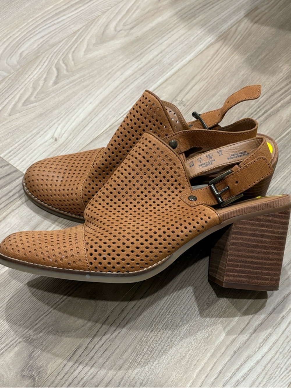 NWOT Franco Sarto Women's Tan Perforated Slingback Block Heel Shoes size 9